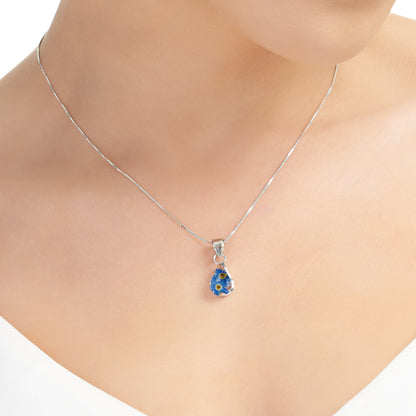 Collar con colgante de lágrima de nomeolvides en plata de ley