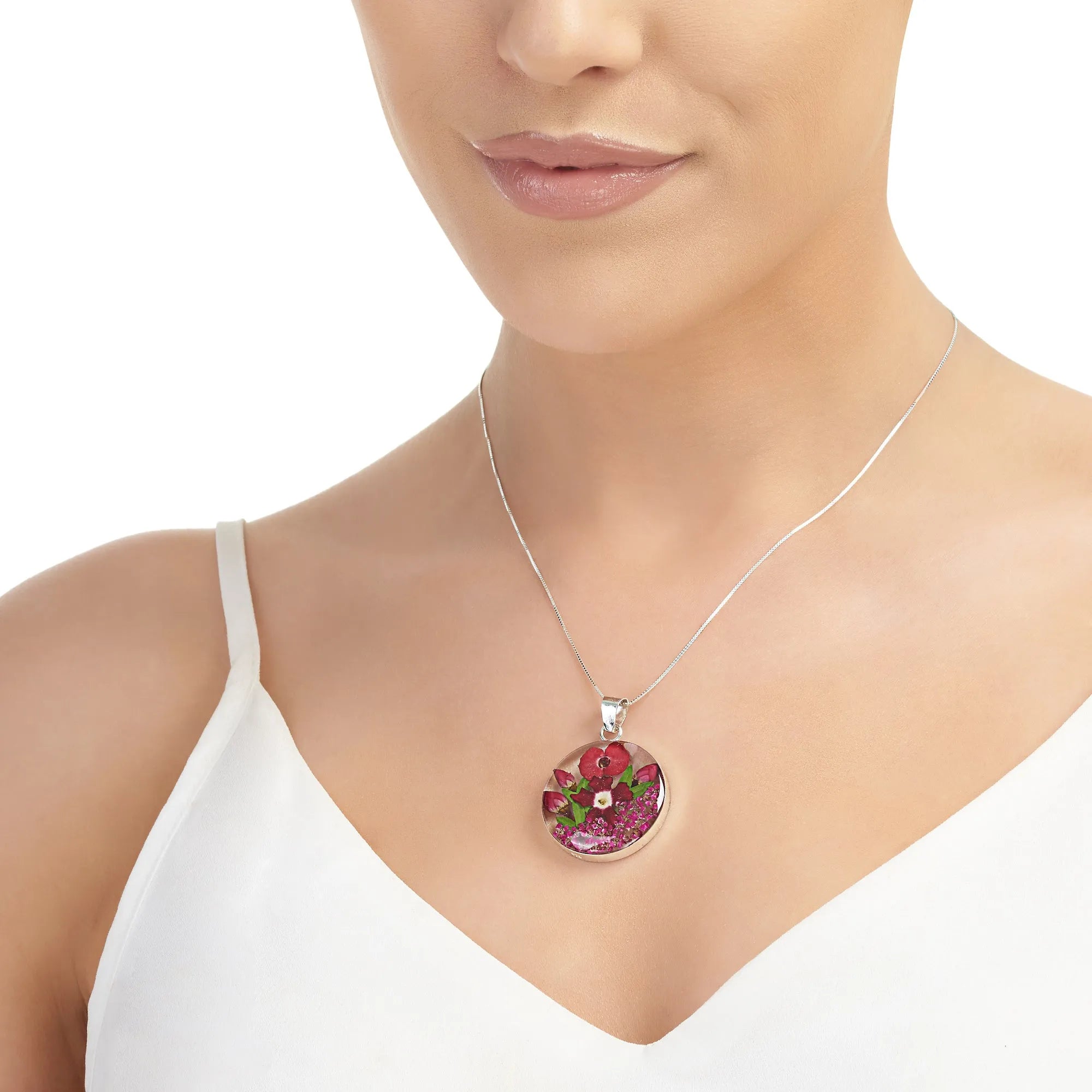 Collar de plata esterlina hecho a mano con flores reales por Shrieking Violet - colección Bohemia - Poppy & Rose - Colgante redondo con cadena