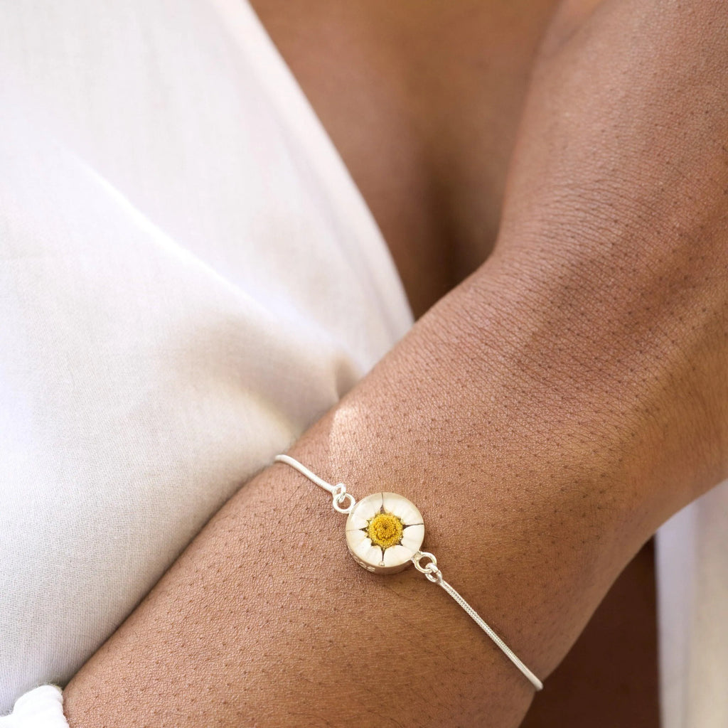 Gold plated snake bracelet with flower charm - Sunflower - Round